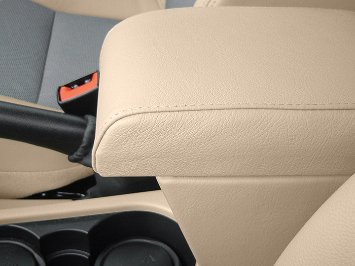 Cubby Box & Armrest<br /><br />